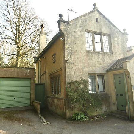 Entire Victorian Lodge In A Privately Gated Estate With Secure Parking For Two Cars And A Newly Refurbished Bathroom Eksteriør billede